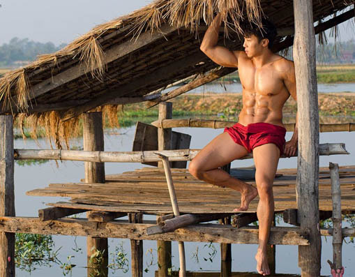 Ngắm body chuẩn của Rocky Lee