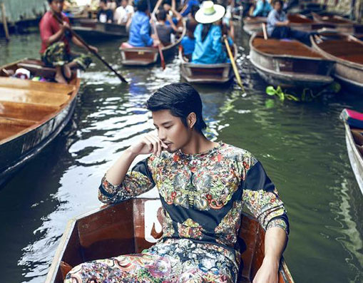 Hồ Vĩnh Anh nổi bật trên chợ nổi Thái