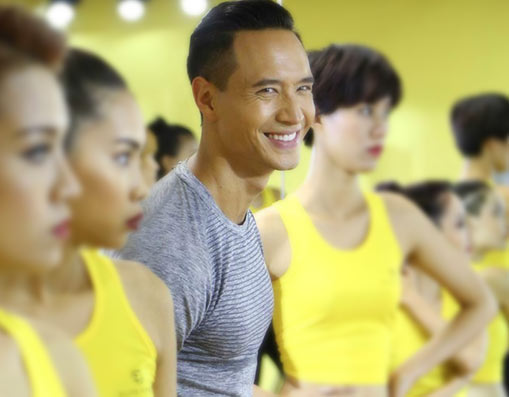 Kim Lý khoe vẻ đẹp rắn rỏi với thí sinh Next Top