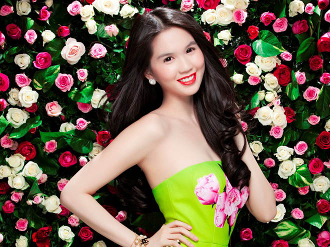 Ngọc Trinh hoa xuân năm mới