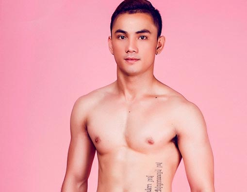 Vĩnh Khang khoe thân hình săn chắc