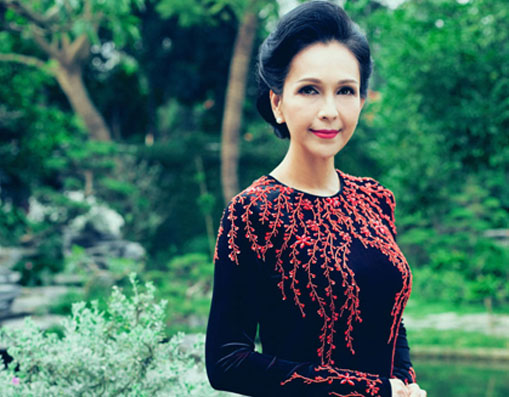 Người đẹp Diễm My quý phái tuổi 52