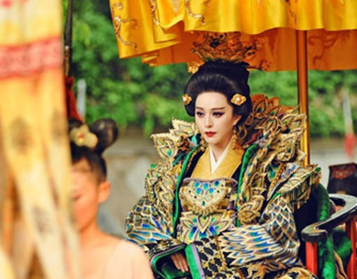 Võ Tắc Thiên luôn hot dù đạt hay không