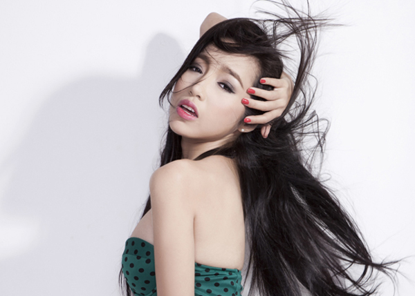 Elly Trần