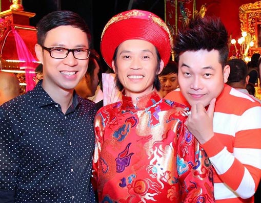 MC Anh Quân và các nghệ sỹ trong ngày Giỗ sân khấu