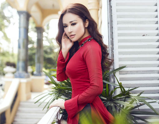Lam Anh hoài cổ áo dài